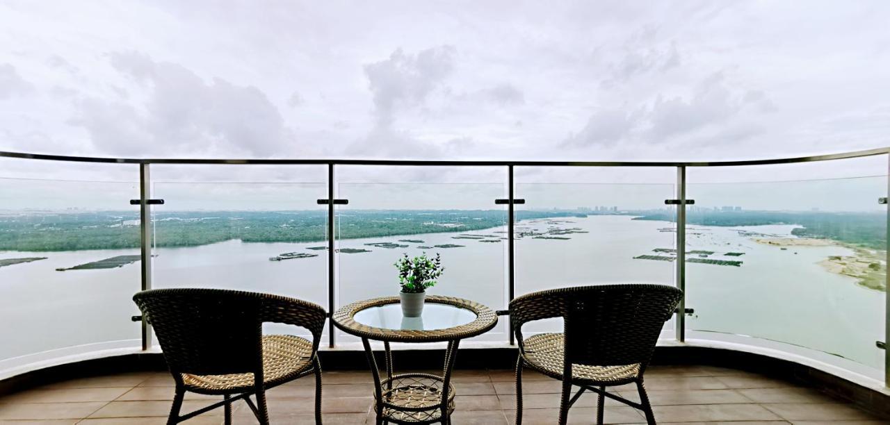 شقة جوهر بهرو  في Superb Seaview Royal Strand Danga Bay Country Garden المظهر الخارجي الصورة